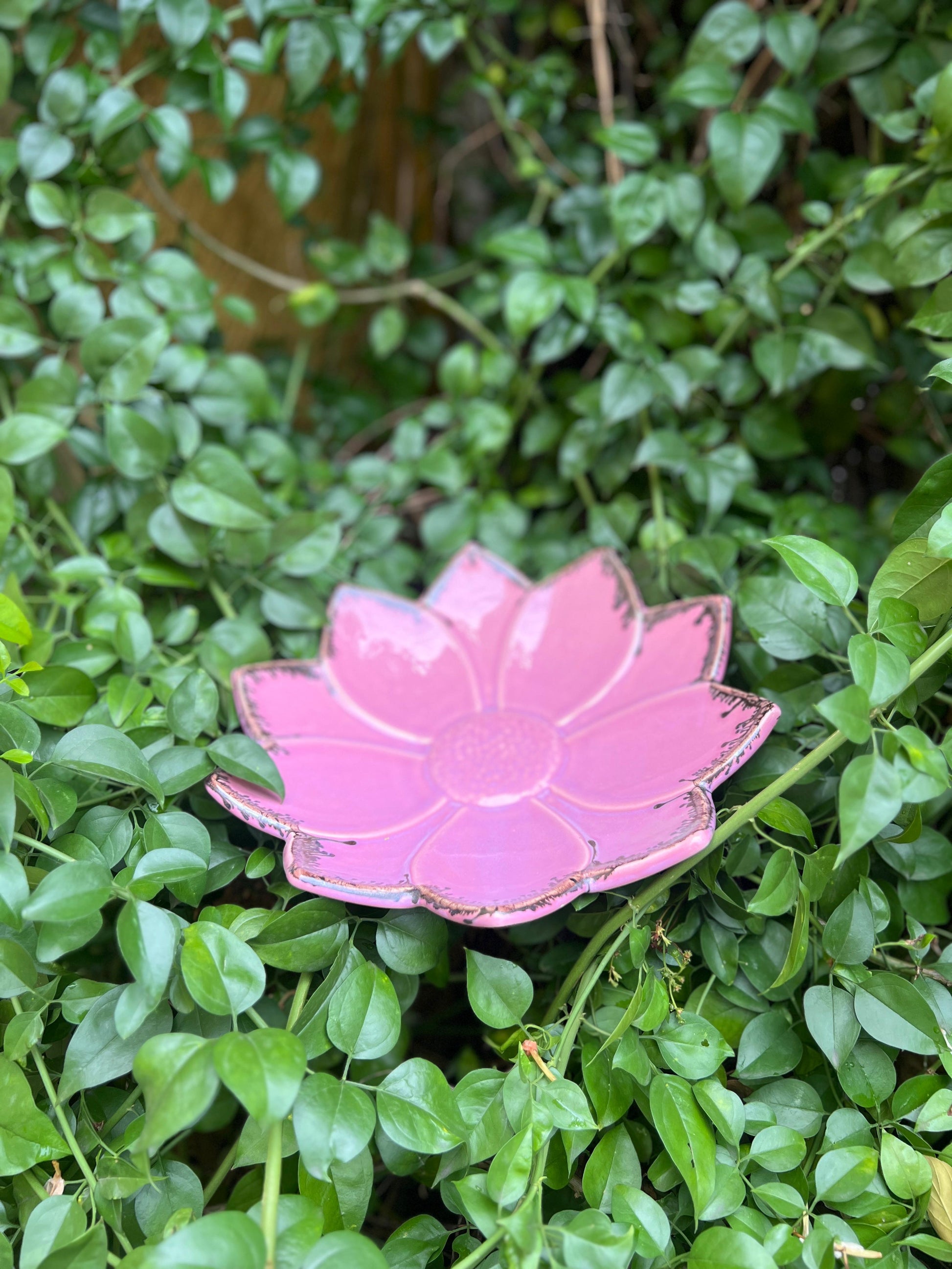 QUALITY CERAMICS LOTUS FRUIT BOWL